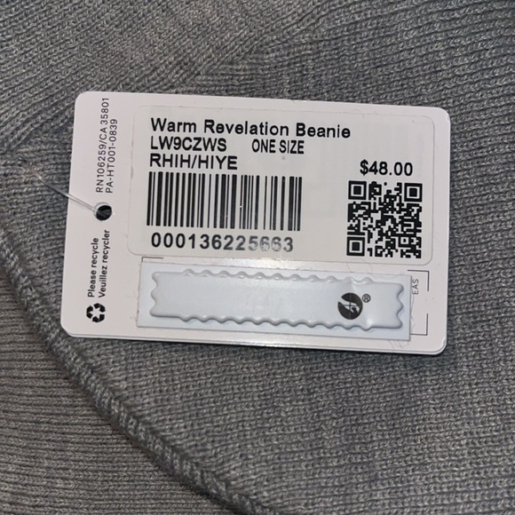 NWT LULULEMON WARM REVELATION BEANIE CAP/hat Gray Yellow emblem - Picture 4 of 4